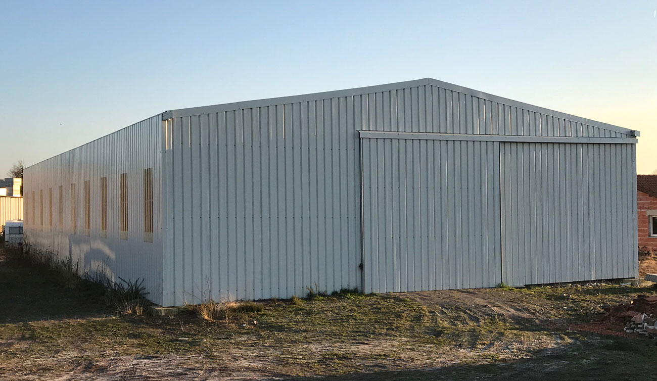 Hangar clos et surveillé - Gardiennage dans les Landes Hangar clos et surveillé - Gardiennage dans les Landes
